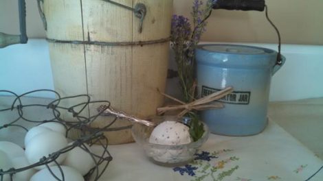 Mint Chocolate Chip Homemade Ice Cream